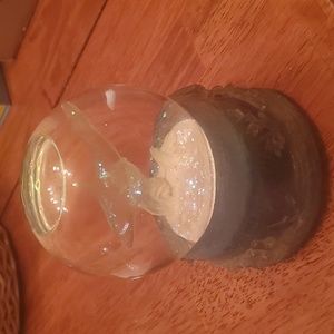 Vinyage Dolphin Musical Snow Globe With Light